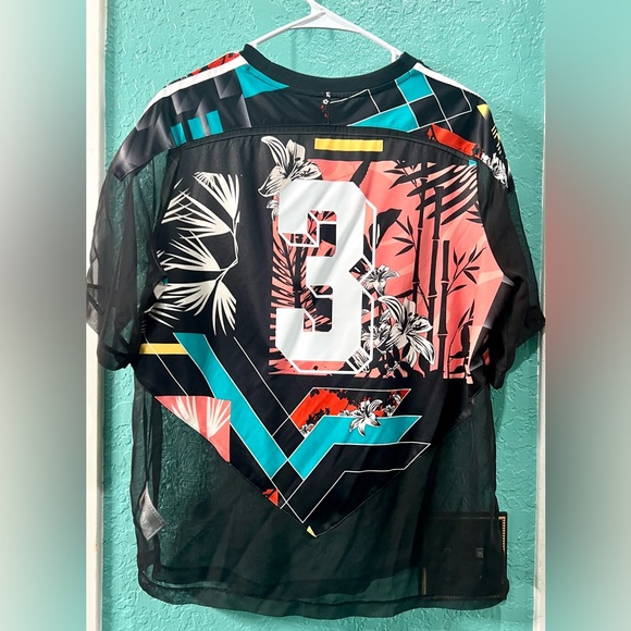 👑✅PRICE FIRM✅ Multicolor ADIDAS Sheer Sports Top. RARE🔥 - Picture 4 of 16